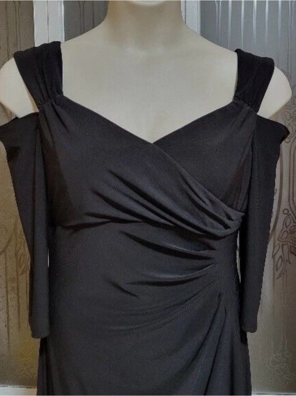 R & M Richards Ladies Beautiful Black Cold Shoulder Dress - Size 14